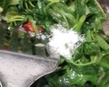 Foto langkah ke 4 dari resep Tumis Kangkung Simpel.