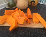 Foto del paso 1 de la receta: Pollo en salsa de calabaza y dátiles