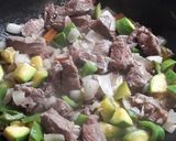 Foto del paso 1 de la receta: Carne con verduras y portobello