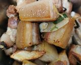 รูปขั้นตอนการทำที่ 2 ของ หมูสามชั้นตุ๋น (หมูตงพัว)