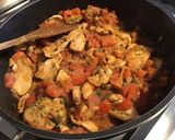 Une image de l'étape 10 de Poulet aux tomates et moutarde de Dijon.