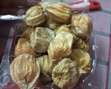 A picture of step 1 of Cape Gooseberry Murabba.