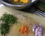 Foto langkah ke 1 dari resep Telur dadar daun kunyit.