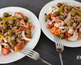 Foto del paso 9 de la receta: Ensalada de la huerta con pavo, atún y encurtidos