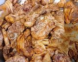 Hình bước làm 2 của món Gà kho quế chi