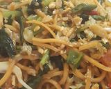 Foto langkah ke 4 dari resep Mie kuning lidi goreng simple enak.
