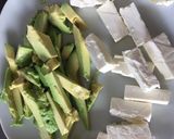 Une image de l'étape 2 de Maki thon avocat 🐟🥑 et fromage frais 🍣.