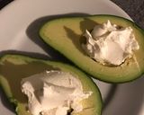 Foto langkah ke 1 dari resep #ketodietrecipe Avocado dengan Smoked salmon.