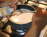 Foto del paso 6 de la receta: Croquembouche (masa choux y crema pastelera)