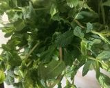 A picture of step 1 of Easy Guacamole.