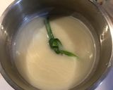 Foto langkah ke 3 dari resep Puding Lapis Ubi Ungu, tips mengukur kapasitas cetakan.