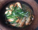 รูปขั้นตอนการทำที่ 3 ของ กุ้งอบวุ้นเส้นหม้อดิน