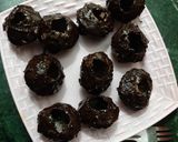 A picture of step 1 of Chocolate Pani puri.