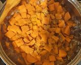 Csicseriborsós-édesburgonyás- spenótos ragu recept fázis 2 fotója
