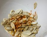 Foto del paso 1 de la receta: Semillas de zapallo snack