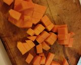 Foto del passaggio 1 della ricetta Panini dolci alla zucca (senza uova) 🎃