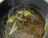A picture of step 2 of Fish Maw Soup (Pork Rinds) 🐷.