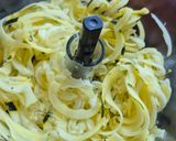 Une image de l'étape 1 de 🥒✨ Courgettes façon Carbonara légère au jambon.