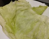 Foto del paso 3 de la receta: Wrap🌮de lechuga🥙de pollo, jamón🌯y cebolla caramelizada🥬🧅🍗🥓🍯🥙