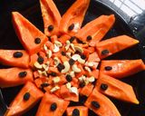 A picture of step 1 of Papaya salad.