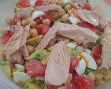 Foto del paso 2 de la receta: Ensalada de garbanzos y aguacate