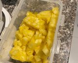 Foto del paso 1 de la receta: Pechuga gratinada con jamón serrano y salsa de piña con panela