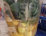 Foto del paso 1 de la receta: Agua de guayaba, espinaca y limón