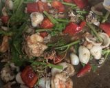 รูปขั้นตอนการทำที่ 4 ของ 🥘ทะเลผัดกะปิมั่ว 🦑🦐