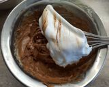Foto langkah ke 2 dari resep Triple Chocolate Mousse Cake.