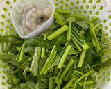 Hình bước làm 1 của món Canh rau muống tôm nõn