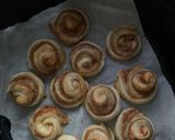 Gambar langkah 5 resipi Biscoff Pratha Roll.