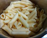 Hình bước làm 1 của món Canh nui xương
