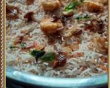 A picture of step 7 of Thai Pineapple Prawns fried Rice.