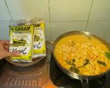 Foto langkah ke 4 dari resep Oseng Ayam Bumbu Pepes.