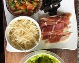 Hình bước làm 2 của món Bruschetta Bơ và Phô Mai Parmesan