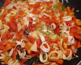 Foto del paso 2 de la receta: Corvina con salteado de chipirones