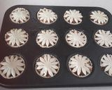 Foto del paso 4 de la receta: Mini empanada de pringá
