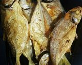 Foto langkah ke 1 dari resep Ikan Kuwe Bumbu Merah.