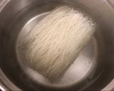 Foto del paso 1 de la receta Fideos de arroz salteado con pollo, brócoli y setas