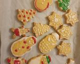 Foto del passaggio 8 della ricetta Biscotti di natale decorati glutenfree e vegan