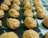 Foto langkah ke 4 dari resep Kue Sus isi coklat.