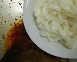 Gambar langkah 2 resipi Kueteow Goreng Basah Mewah Kerang.