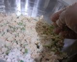 A picture of step 3 of Spring onion paratha.