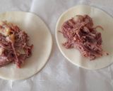 Foto del paso 2 de la receta: Empanadillas de hojaldre con pringá