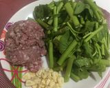 รูปขั้นตอนการทำที่ 1 ของ ผัดผักบุ้งหมูสับ คีโต