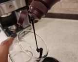 A picture of step 1 of Oreo Ice-Cream Milk Shake.