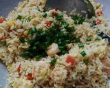 Gambar langkah 5 resipi Nasi Goreng Cina.