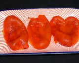 Foto del paso 1 de la receta: Filete de salmón con pimientos asados al pil pil
