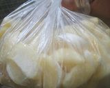 A picture of step 2 of Lehsan adrak ka paste.