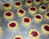 Foto langkah ke 6 dari resep Thumbprint cookies.